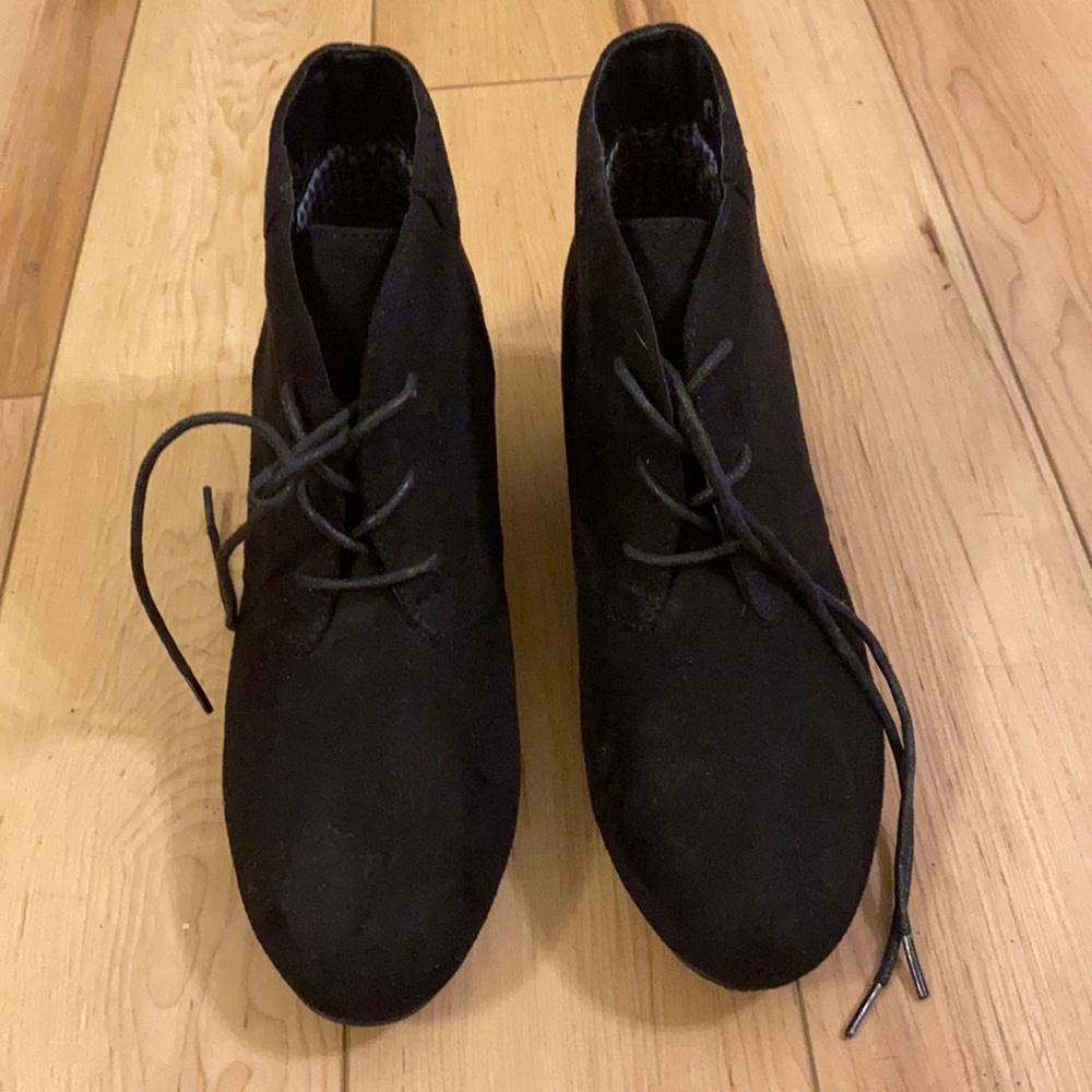 Marbella. Black bootie shoe with small wedge. Size 9.5 Suade